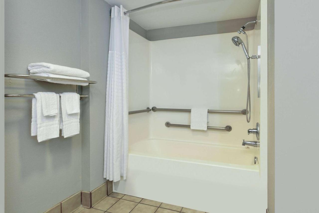 Super 8 By Wyndham Diberville Biloxi Area Εξωτερικό φωτογραφία