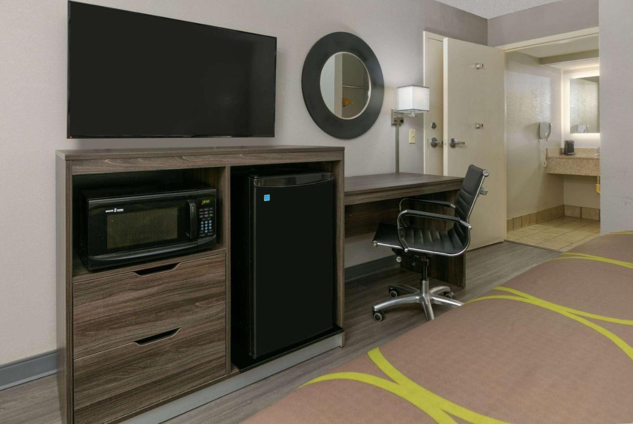 Super 8 By Wyndham Diberville Biloxi Area Εξωτερικό φωτογραφία